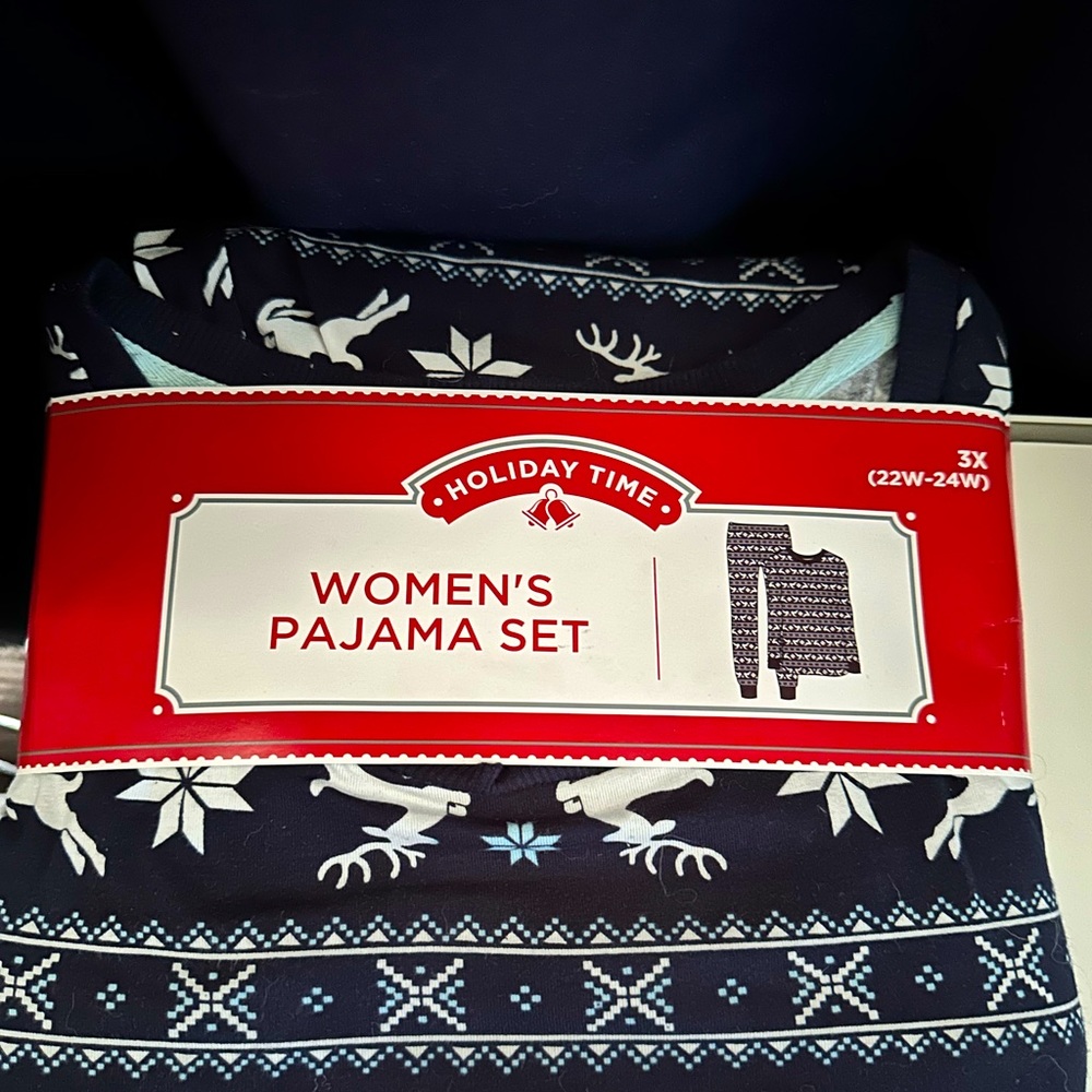 Brand New Women’s 3X Christmas Pajama Set